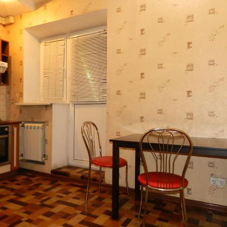 1-Room Apartment 50M2 On Metalurhiv Avenue 17, By Grandhome Zaporizhia 外观 照片